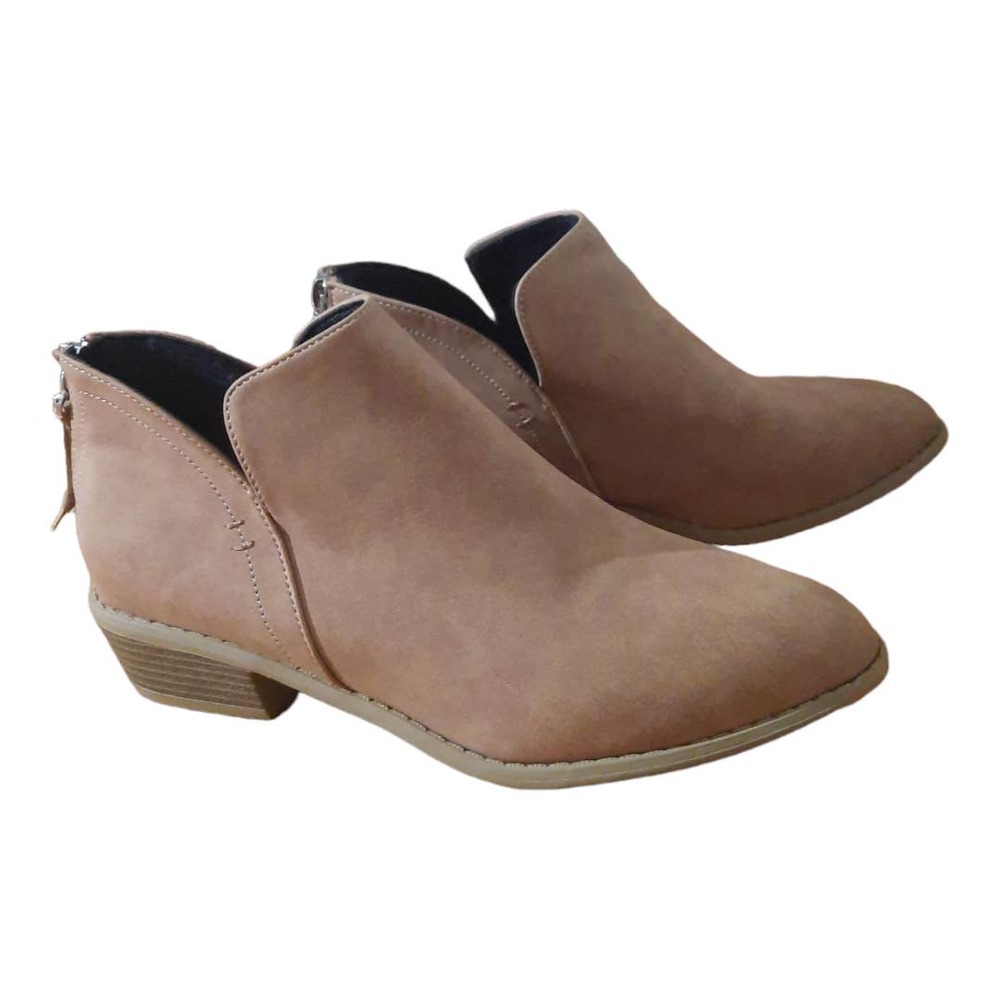 Womens Tan Low Heel Ankle Booties Cutout Sides Zip Tassel Back Size 8 1/2